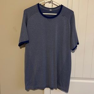 Lululemon blue short sleeve t-shirt size large